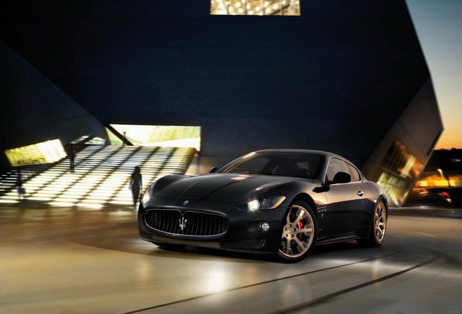  Maserati GranTurismo S 2010 года  (фото 10 из 13)